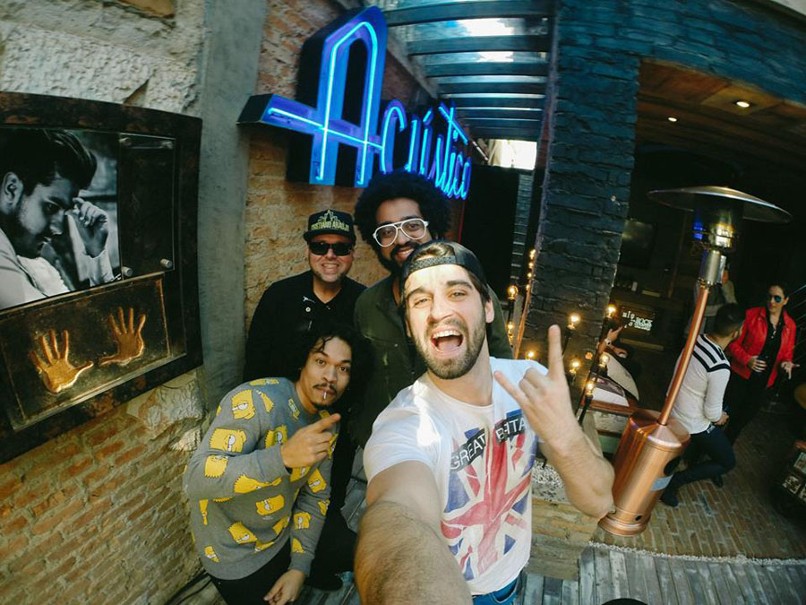 Esse trio aí já gravou algum sucesso